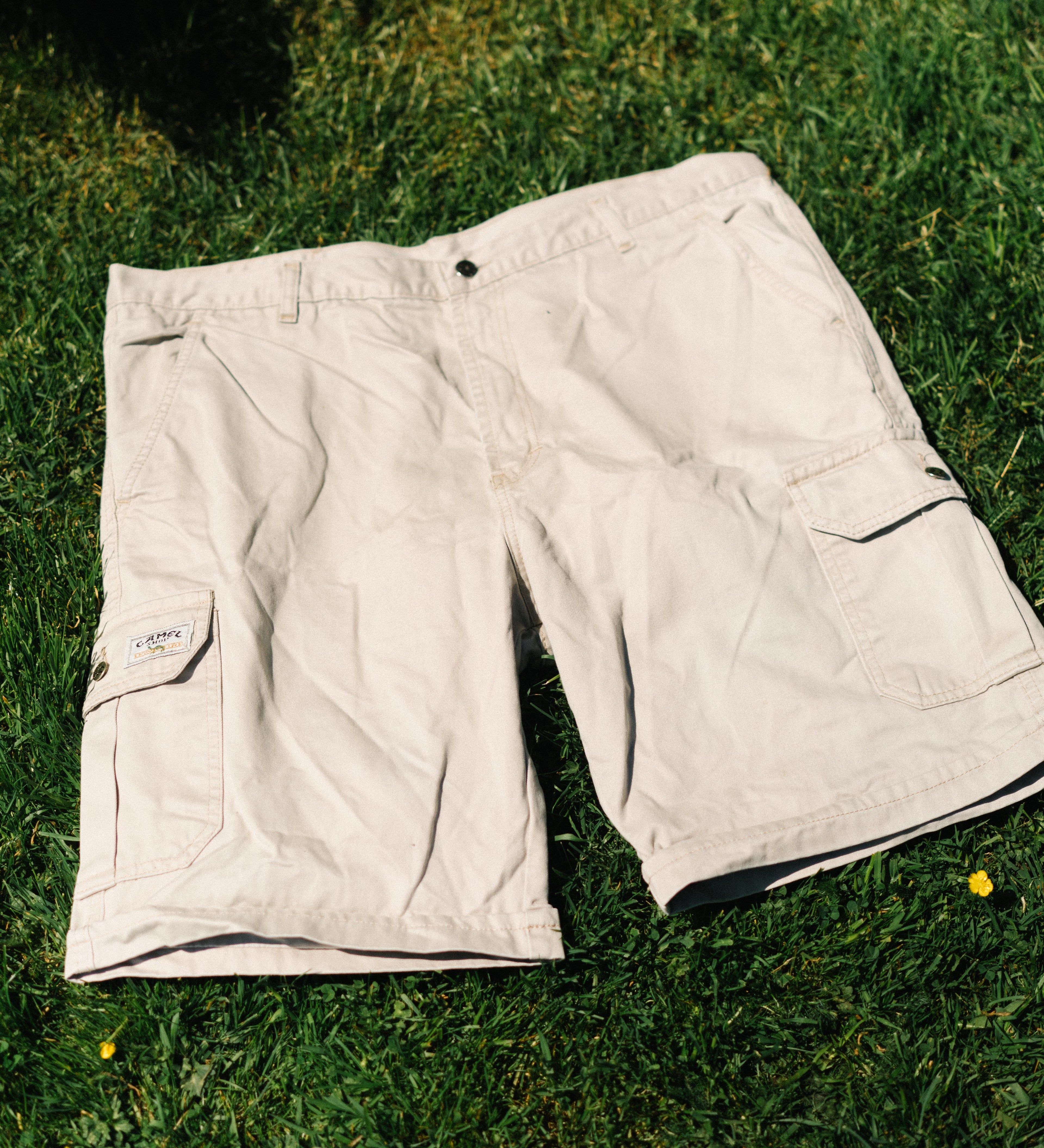 Camel Adventure Wear Cargo Shorts – Vintage 1990s Safari Utility Shorts (Size 36)