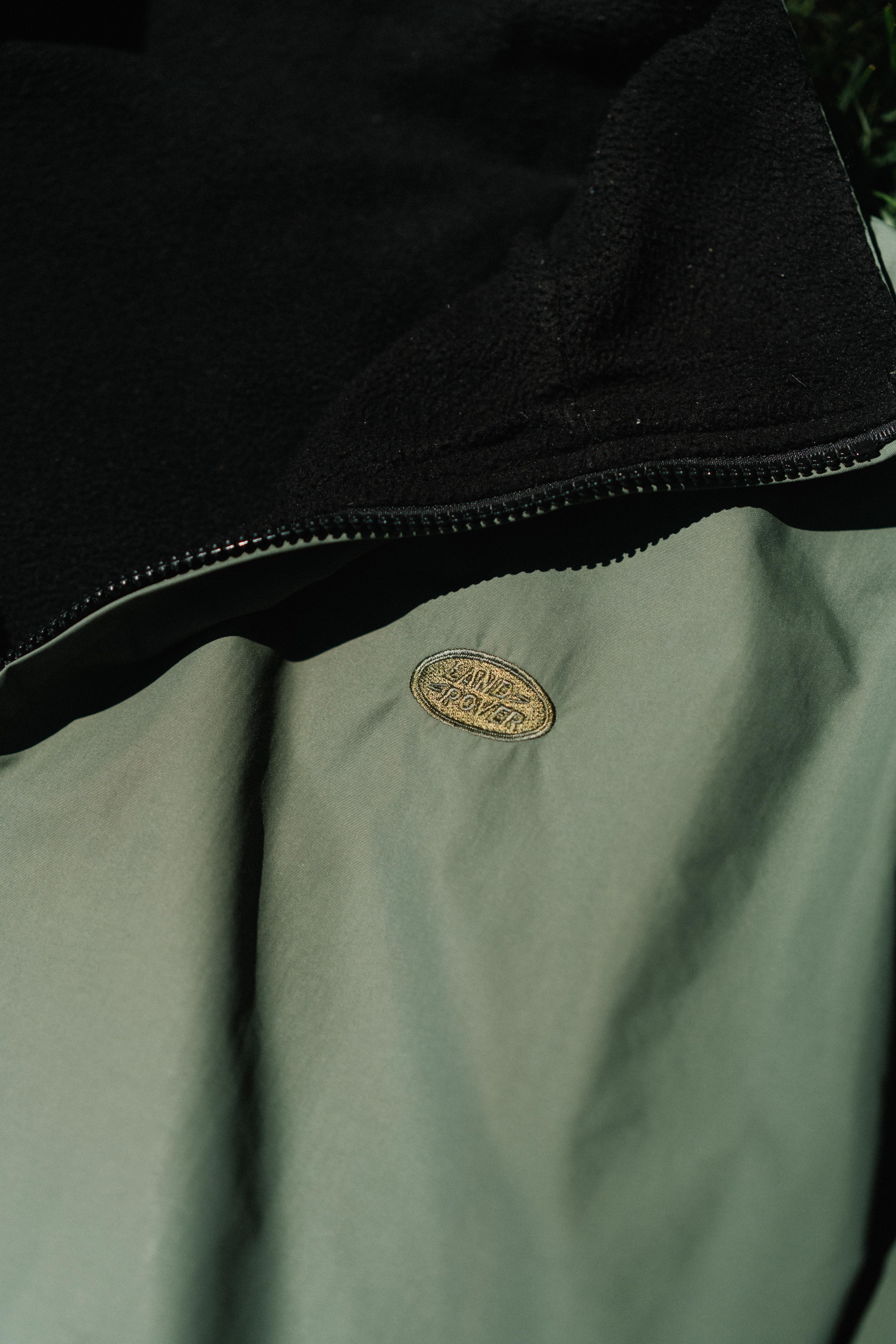 Vintage Land Rover Reversible Fleece Jacket – Black / Sage Green Technical Outdoor Jacket XL